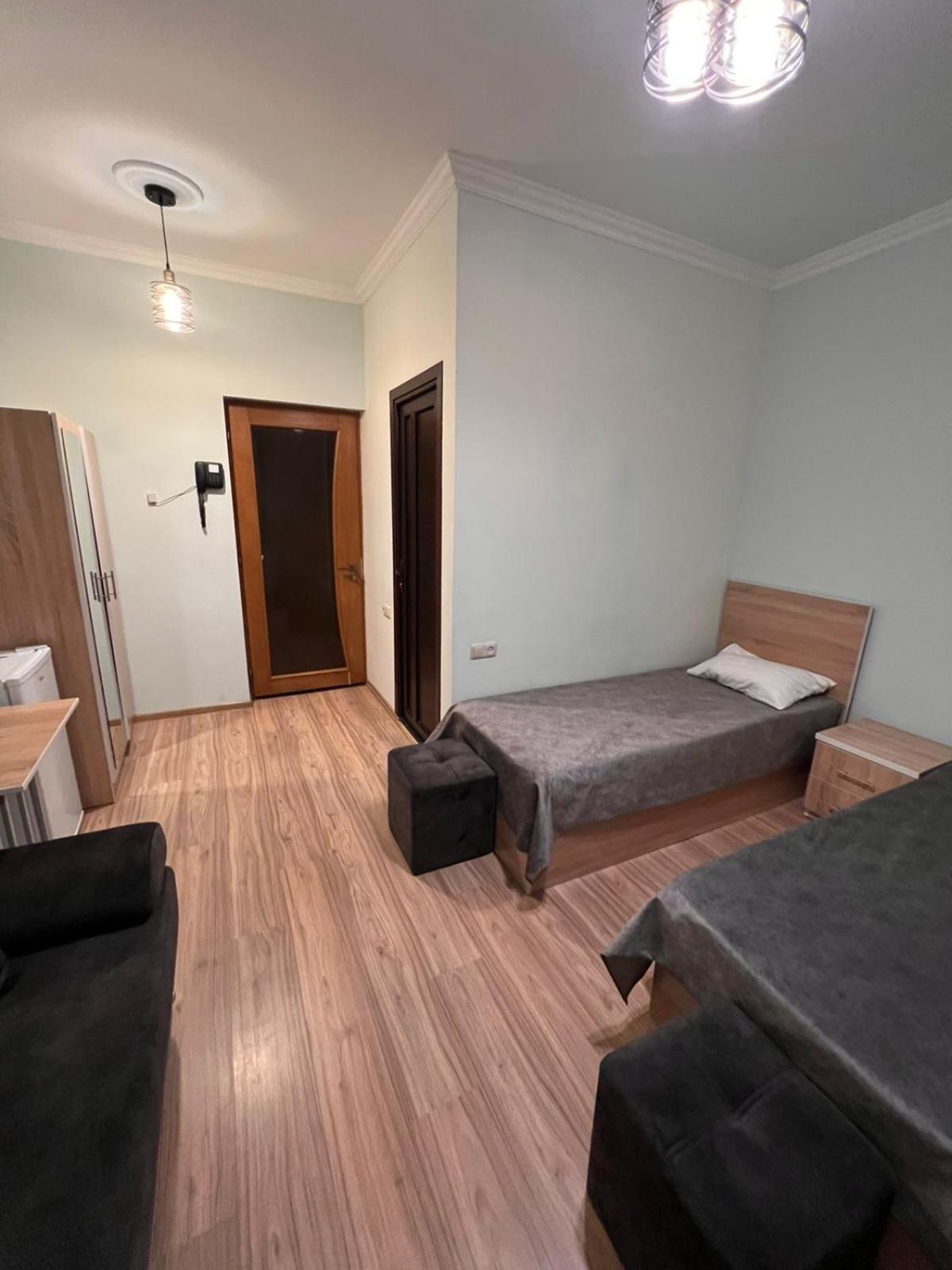 Decca Hotel Yerevan Exterior photo